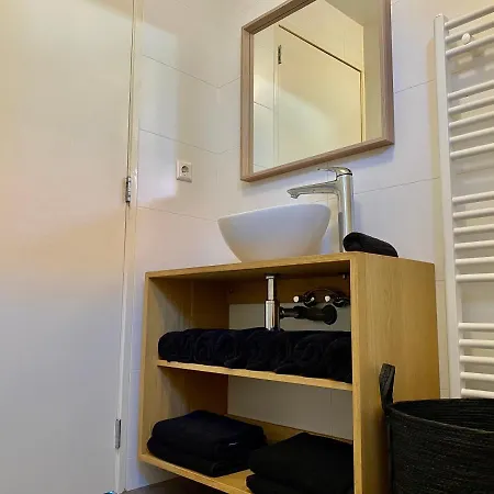 Wohnhaus Fuer 8 Personen
