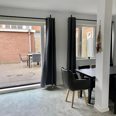Wohnhaus Fuer 8 Personen *